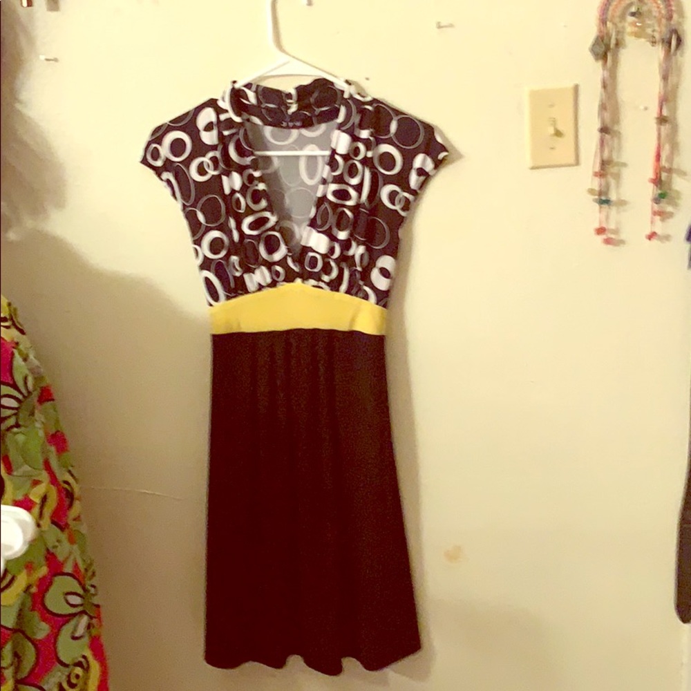 JFW DRESS black w/white circle and yellow sash